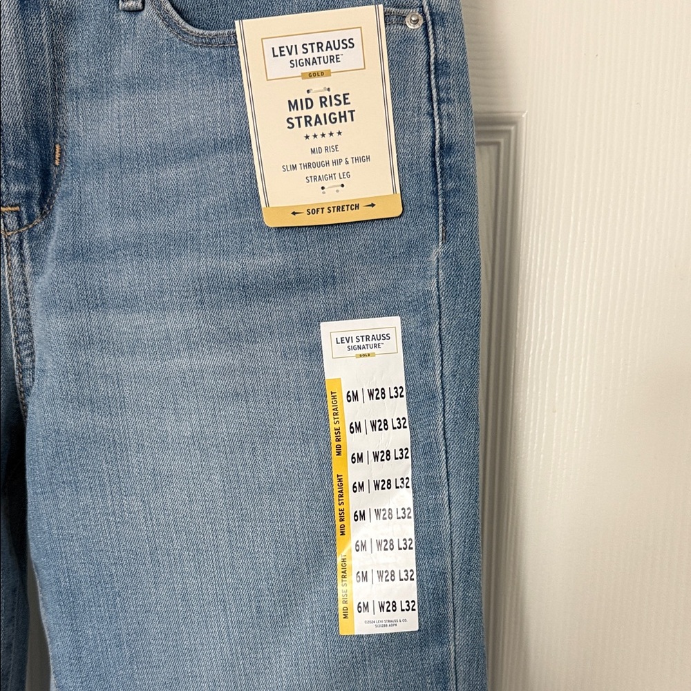 Levi Strauss Signature Gold Women’s Modern Straight Jeans 6 NWT - Picture 3 of 12